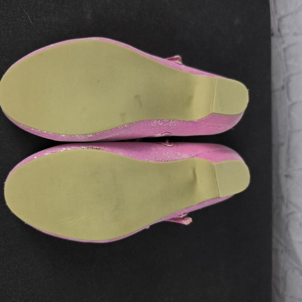 Disney Princess Pink shoes Sz 13. - Picture 4 of 10